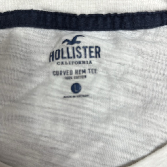 Men’s Hollister curved hem tee - Picture 2 of 2
